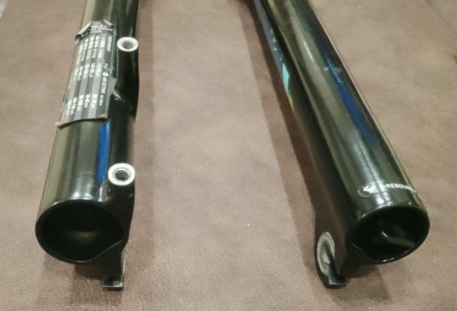 Вилка Rockshox TK Silver Solo Air 100-120mm, под колеса 27.5 дюйма, эксцентрик