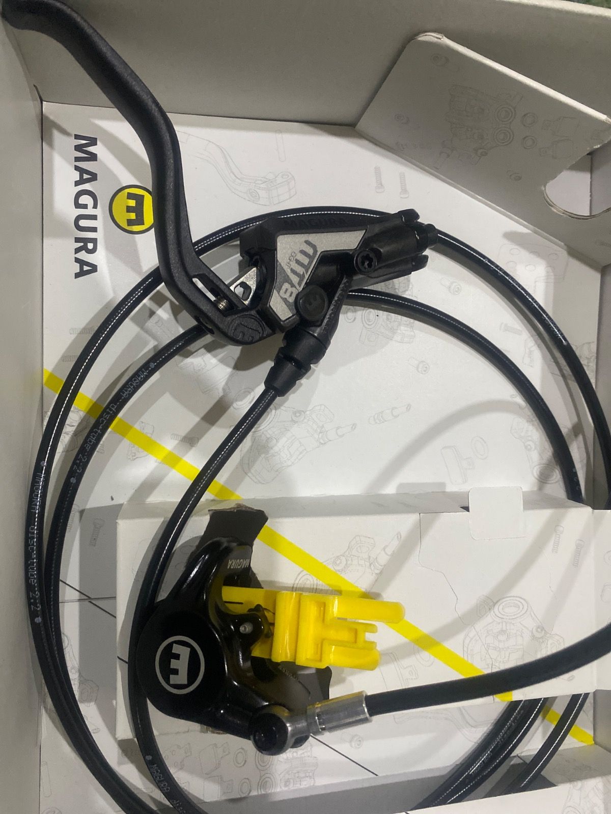 Дисковый гидравлический тормоз MAGURA MT8 SL FM Flatmount новый