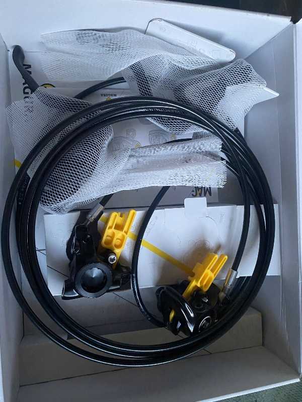 Дисковый гидравлический тормоз MAGURA MT8 SL FM Flatmount новый