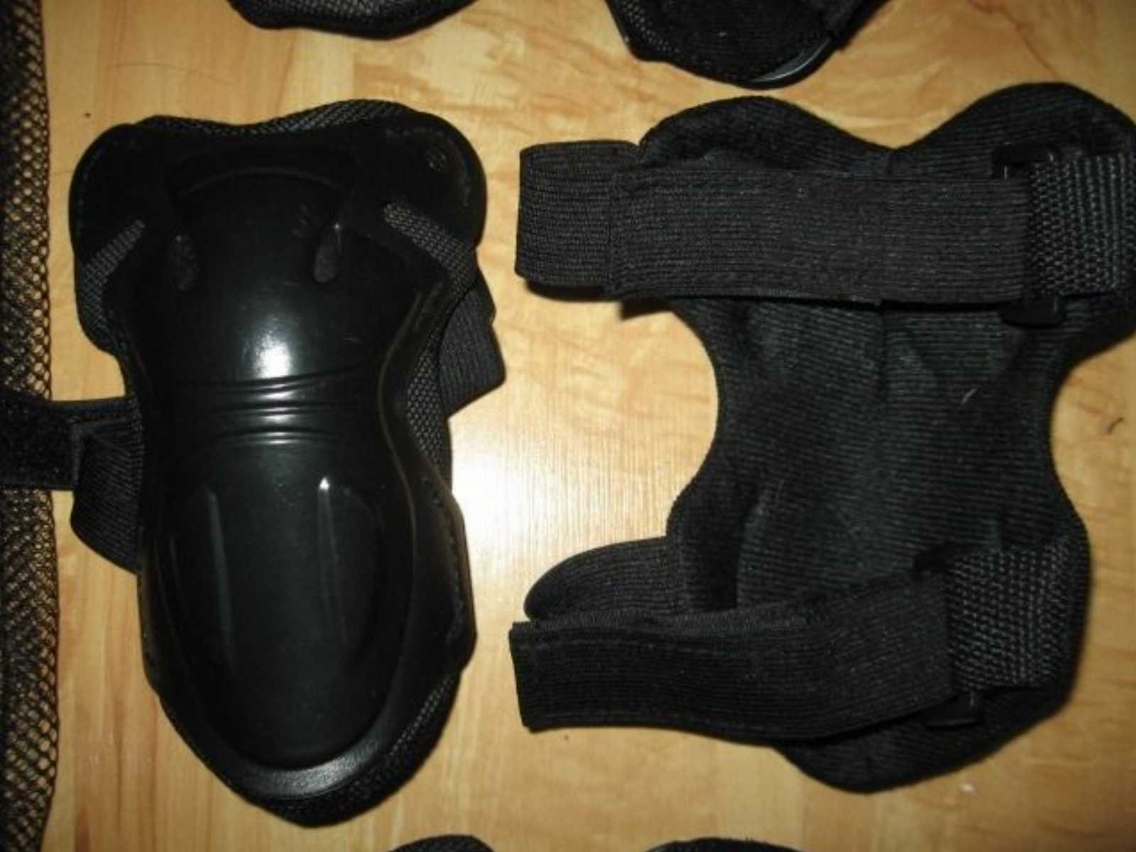 Комплект защиты (наколенники, налокотники, наладонники) новый
