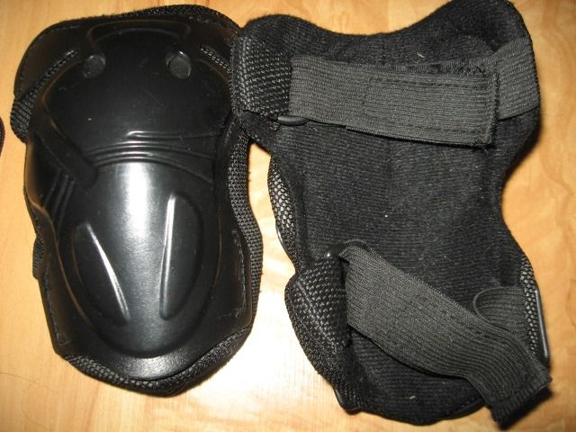 Комплект защиты (наколенники, налокотники, наладонники) новый