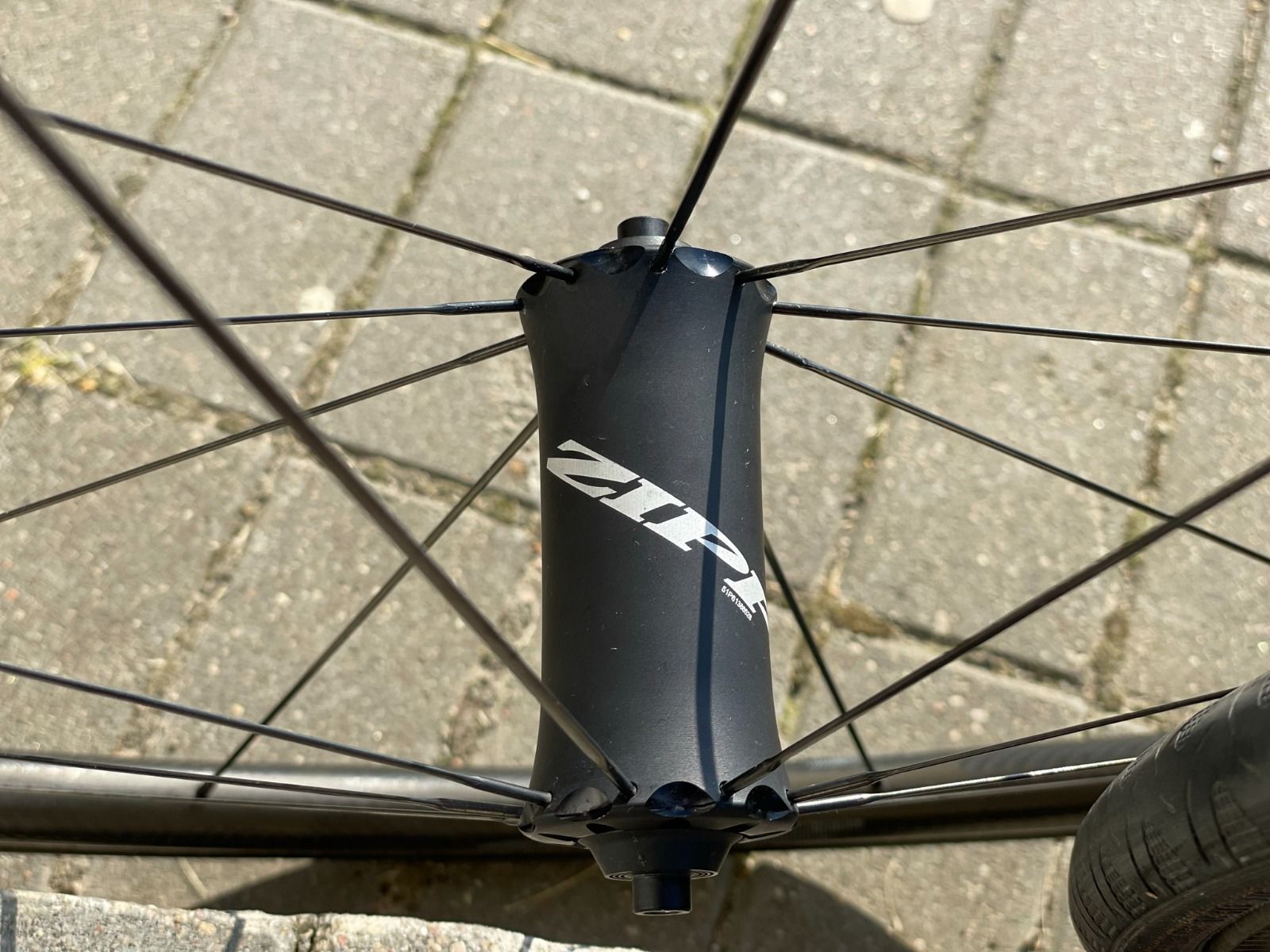 карбоновые колеса Zipp 202 NSW (высшая линейка Zipp) 1,375 гр. Клинчер. 1.100€