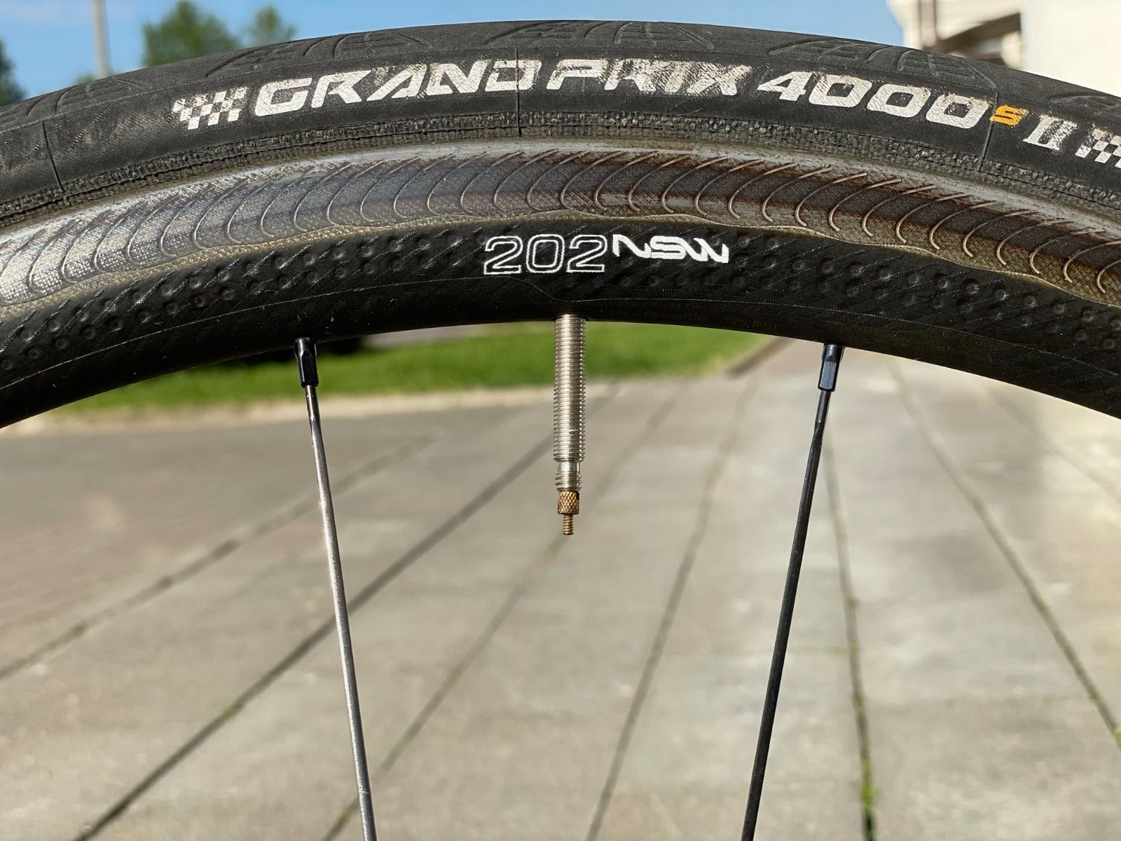 карбоновые колеса Zipp 202 NSW (высшая линейка Zipp) 1,375 гр. Клинчер. 1.100€
