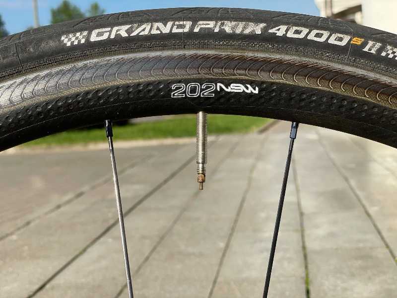 карбоновые колеса Zipp 202 NSW (высшая линейка Zipp) 1,375 гр. Клинчер. 1.100€
