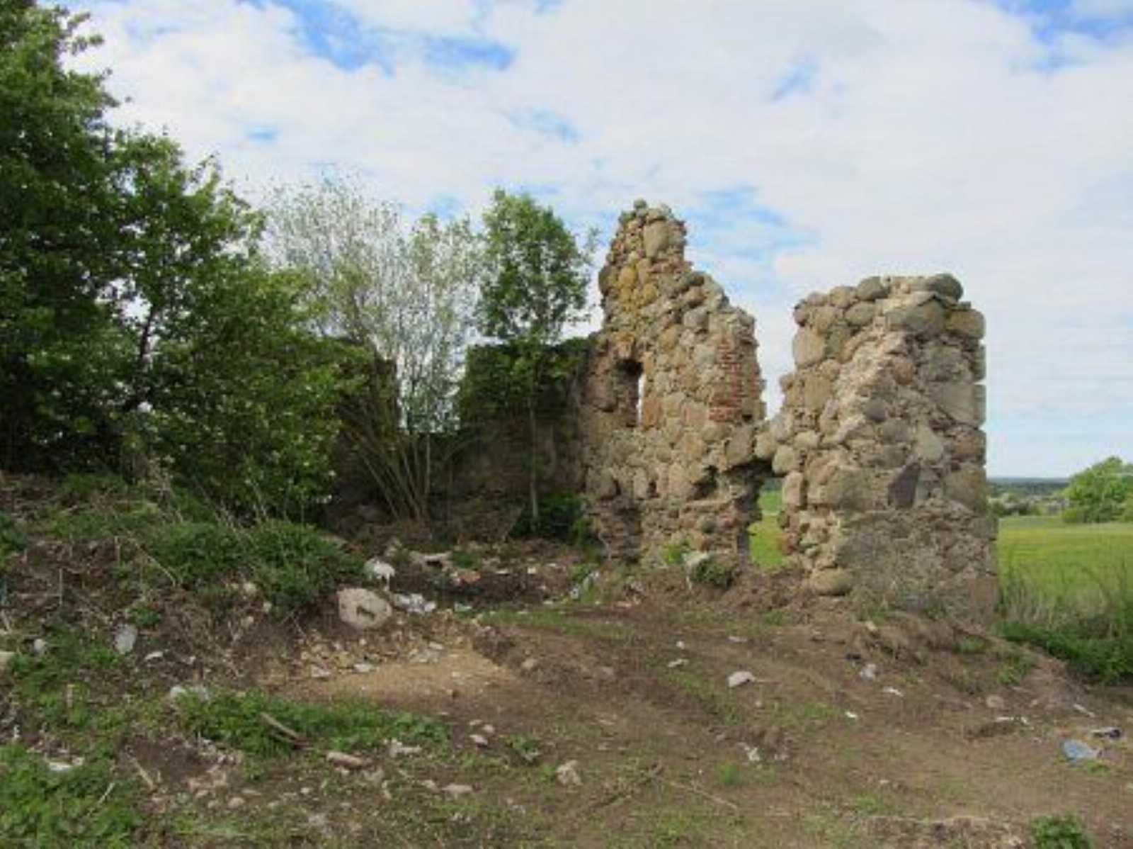 Хозпостройка (руины) Хозпостройка (руины)