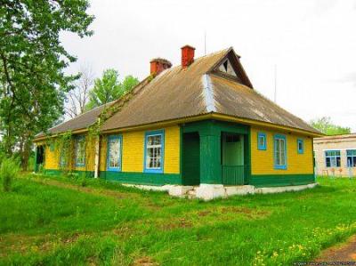 Школа (дерев.)