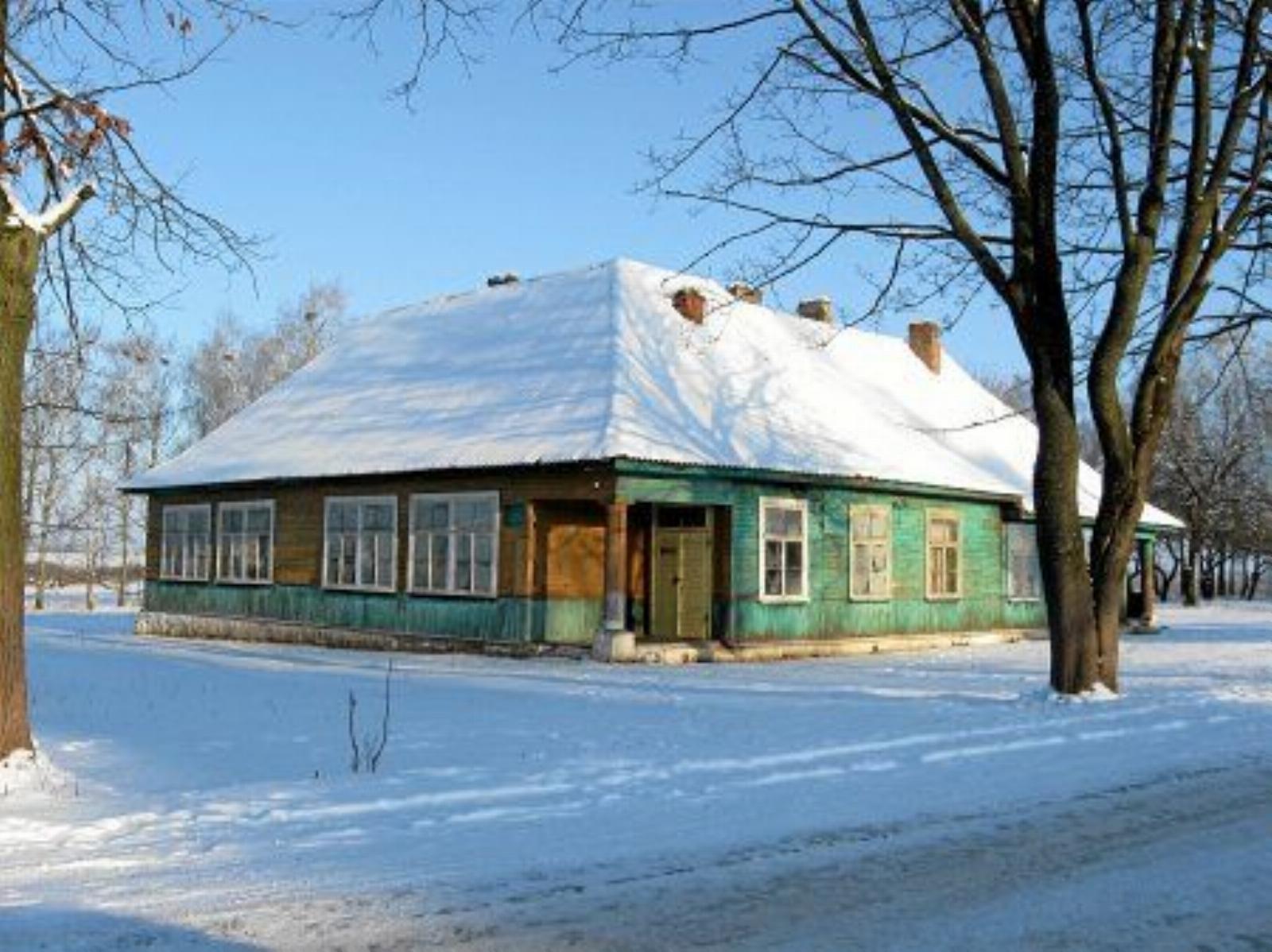 Школа (дерев.) Школа (дерев.)