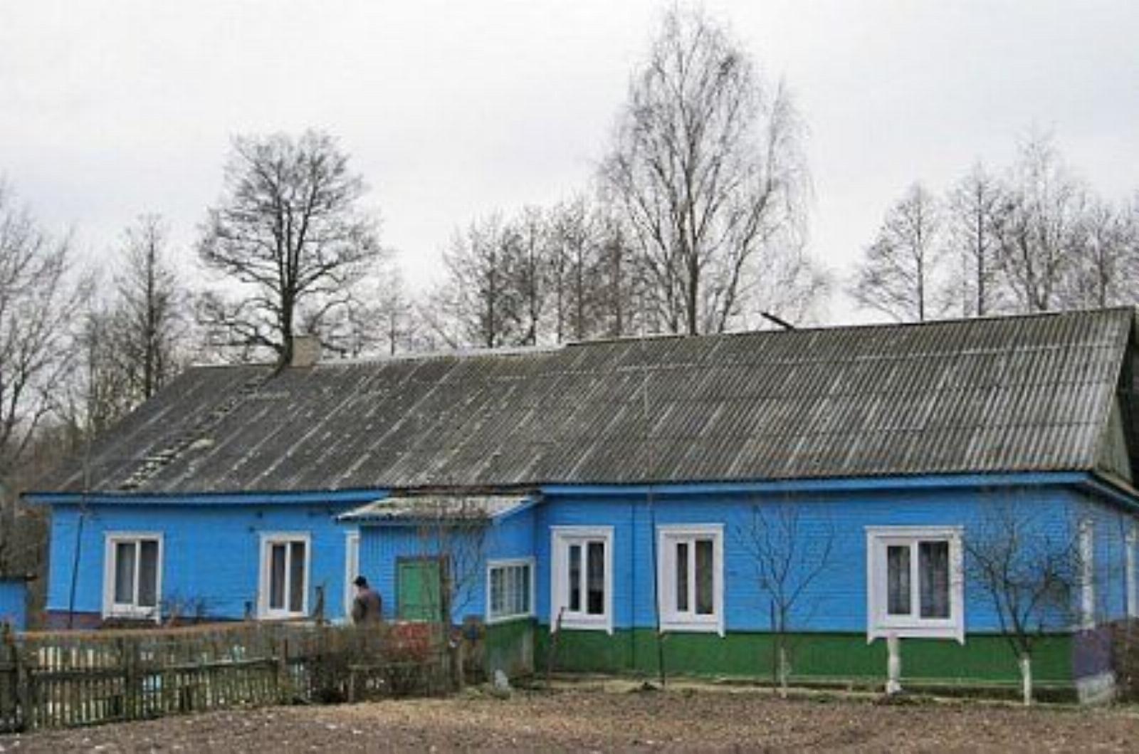 Дом для прислуги (дерев.) Дом для прислуги (дерев.)