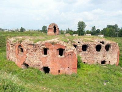 Редюит с капониром в горже равелина