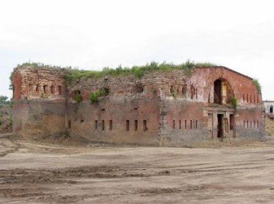 Редюит с капониром в горже равелина