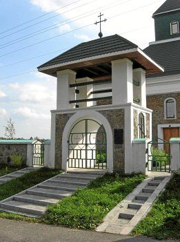 Брама-колокольня