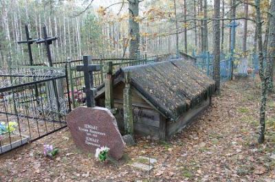 Надмогилья-теремки