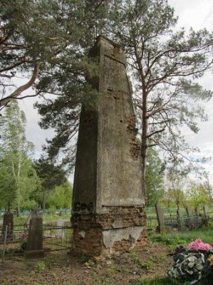 Мемориальный обелиск (?)