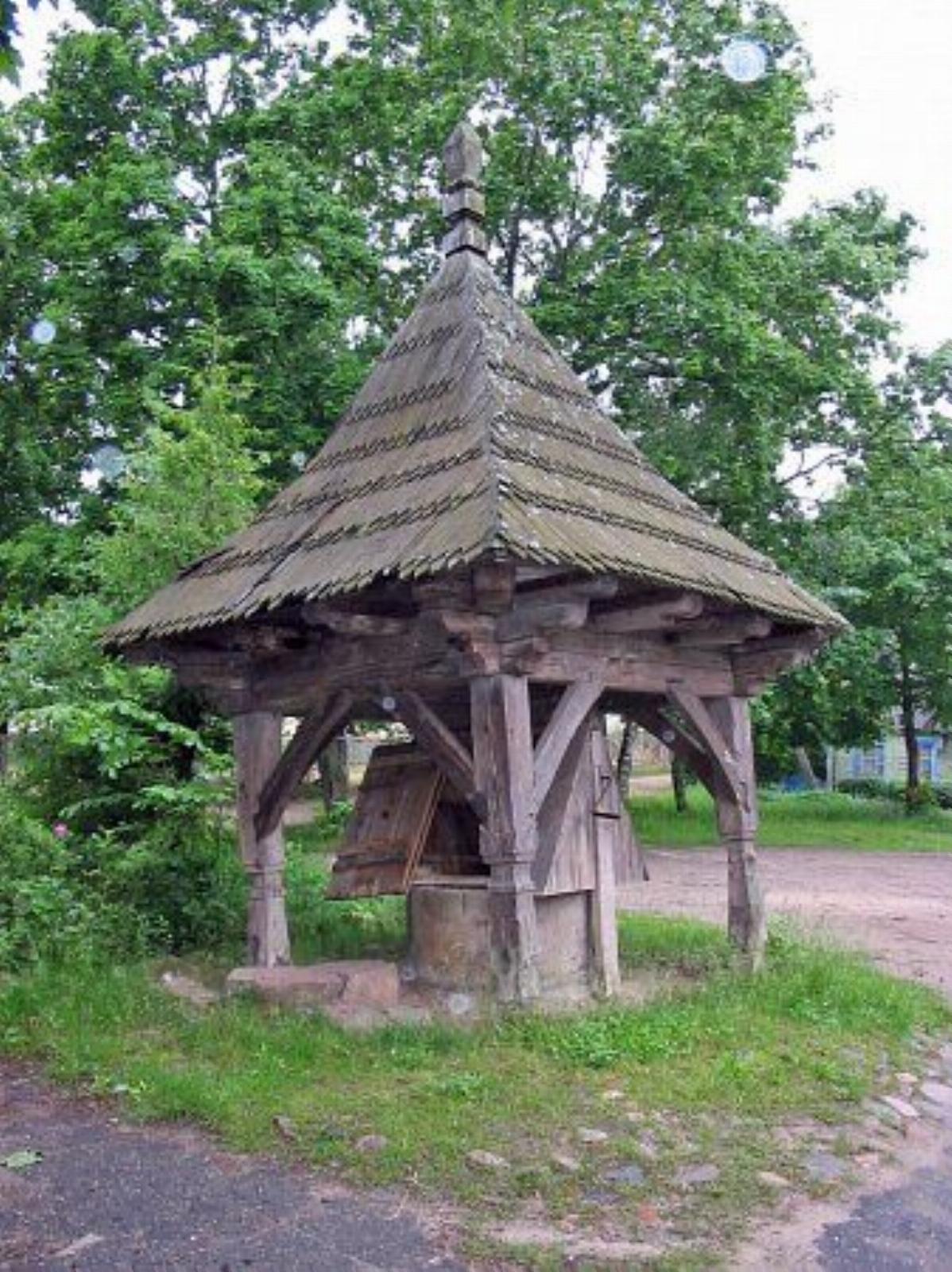 Колодежный шатер (дерев.) Колодежный шатер (дерев.)