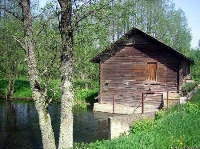 Водяная мельница (дерев.)