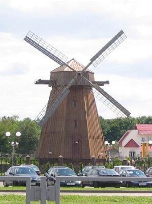 Ветряная мельница (дерев.)