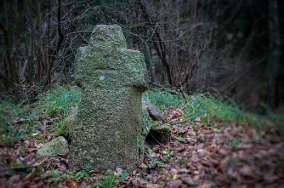 Каменный крест