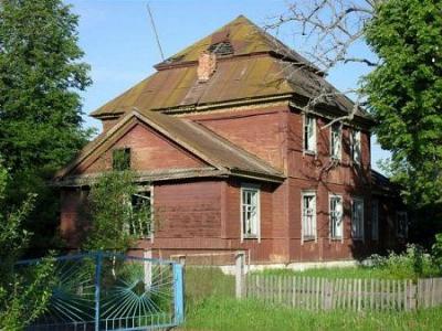 Церковь (дерев.) /перестроена под школу/