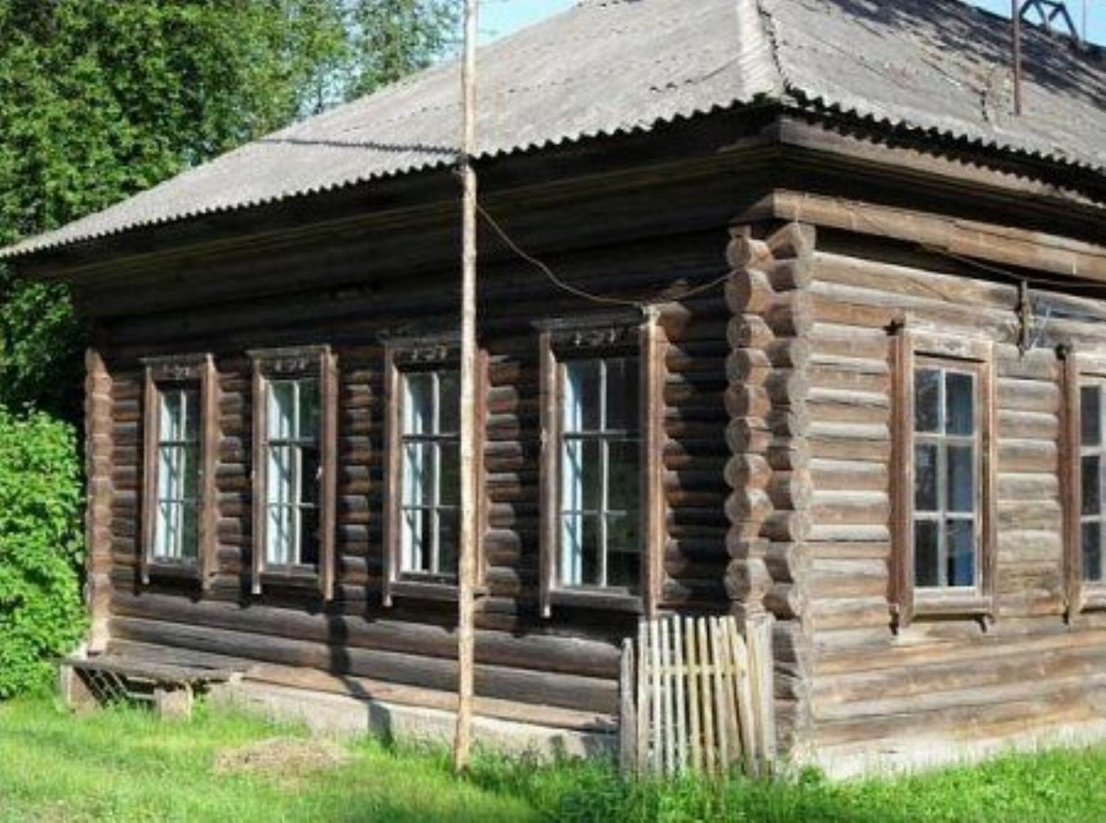 Дом священника (дерев.) Дом священника (дерев.)