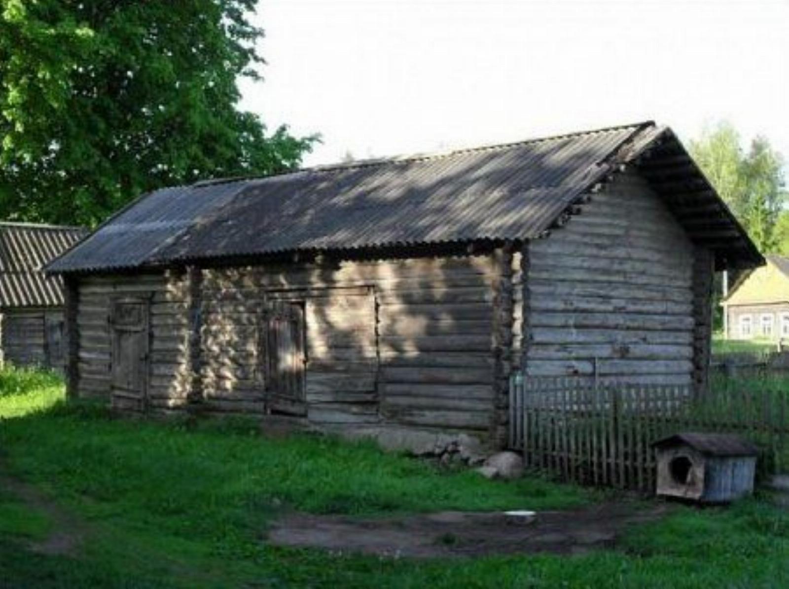 Конюшня (дерев.) Конюшня (дерев.)