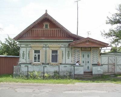 Дома с деревянной резьбой
