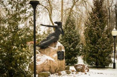 Памятник экспедиции К. Тышкевича