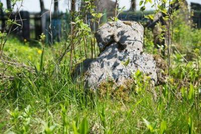 Каменные кресты