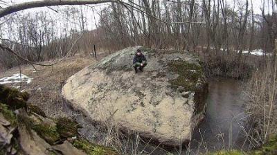 Валун Кравец (Чертов камень)