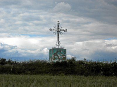 Крест на месте костела