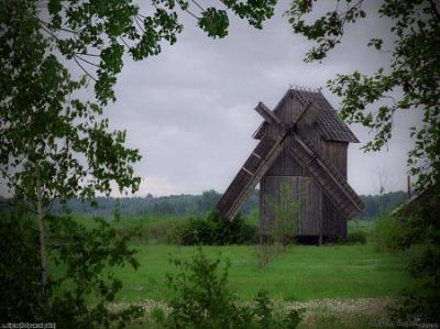 Ветряная мельница (дерев.)