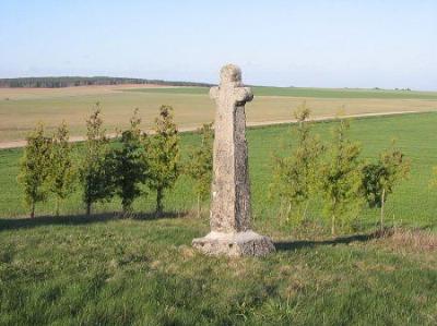 Каменный крест