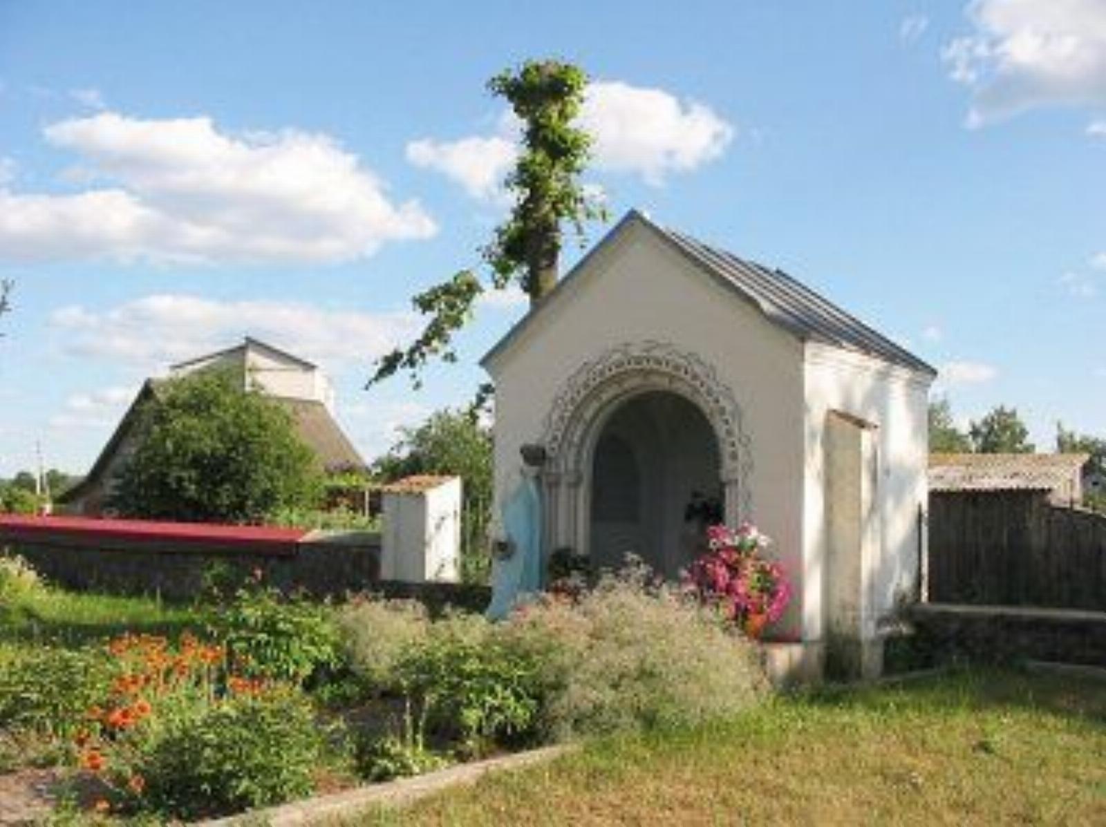 Ограда с часовнями и брамами Ограда с часовнями и брамами