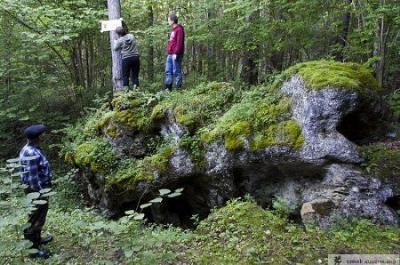 Валун Змеев камень