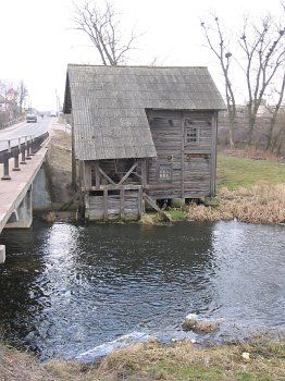 Водяная мельница (дерев.)