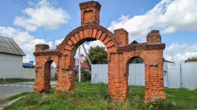 Брама церкви Покровской