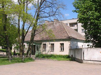 Флигель  правый