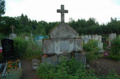 Памятник-надмогилье (?)