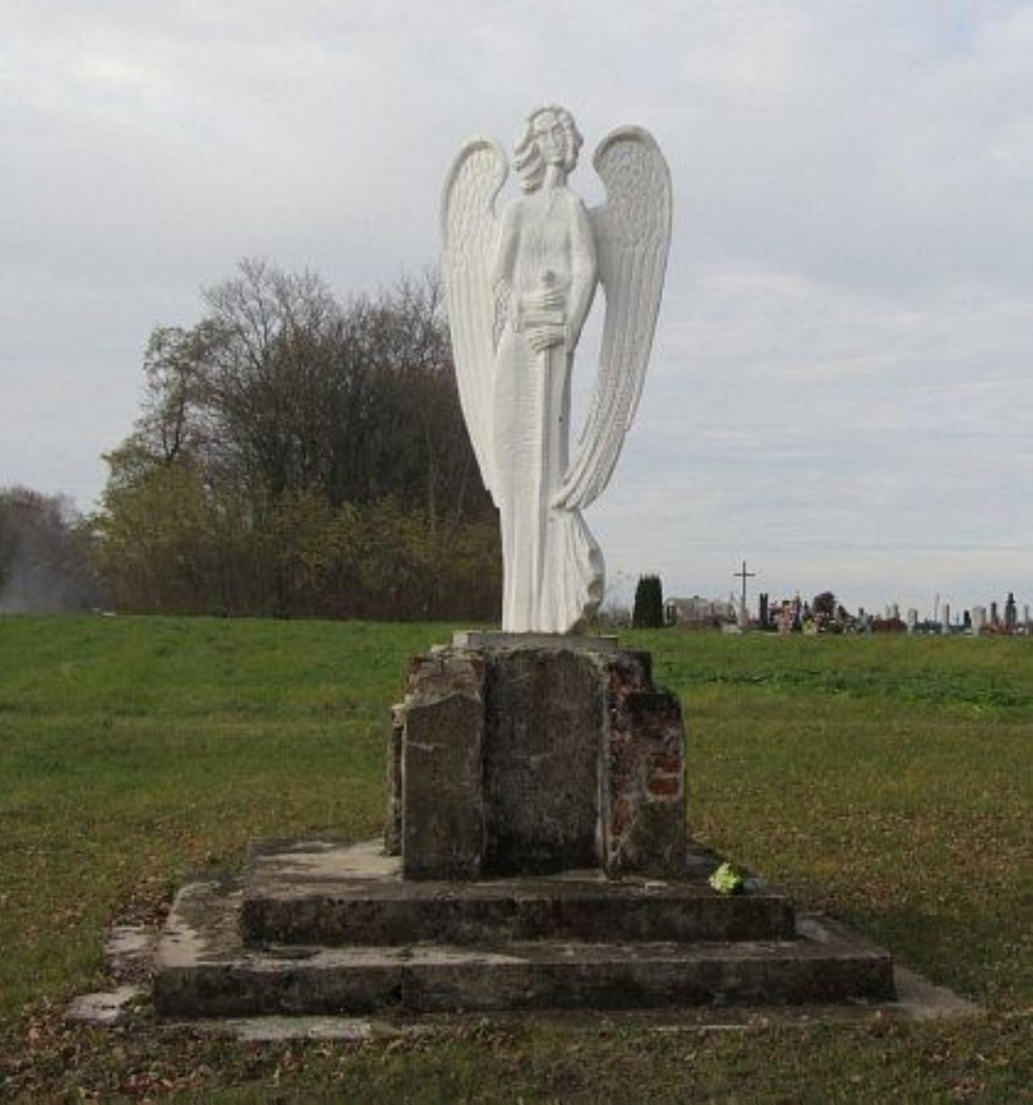 Памятник на месте старого костела (?) Памятник на месте старого костела (?)