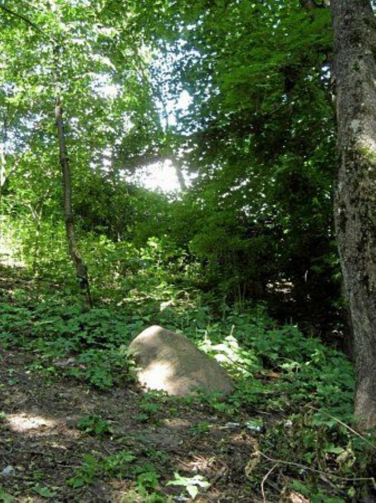 Мемориальный камень Мемориальный камень