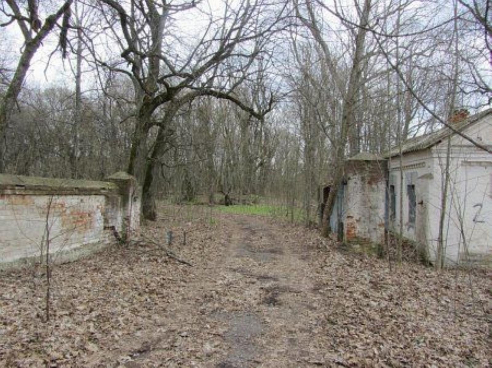 Брама и ограда Брама и ограда