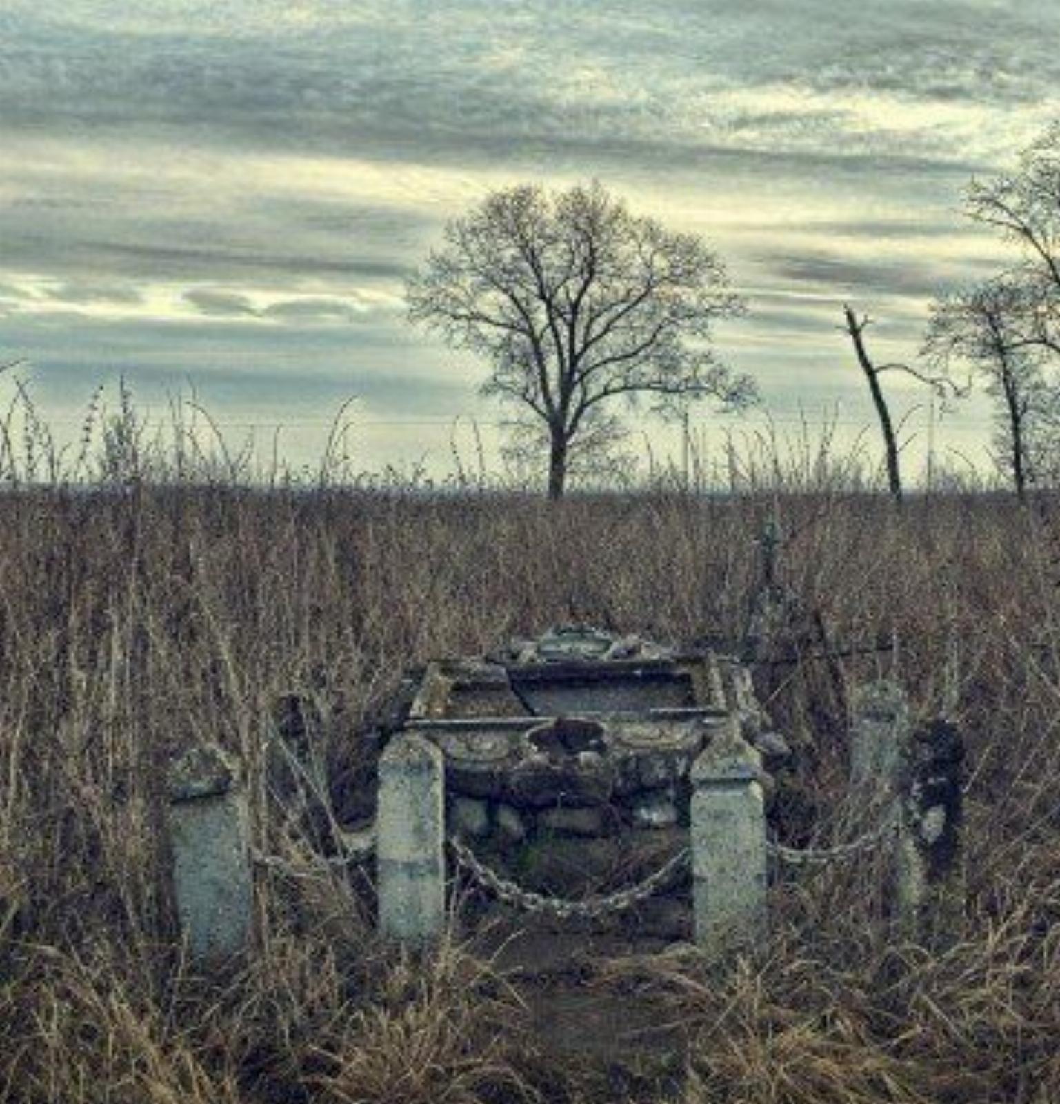 Могила генерал-майора Гампера Могила генерал-майора Гампера