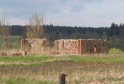 Конюшня (руины)