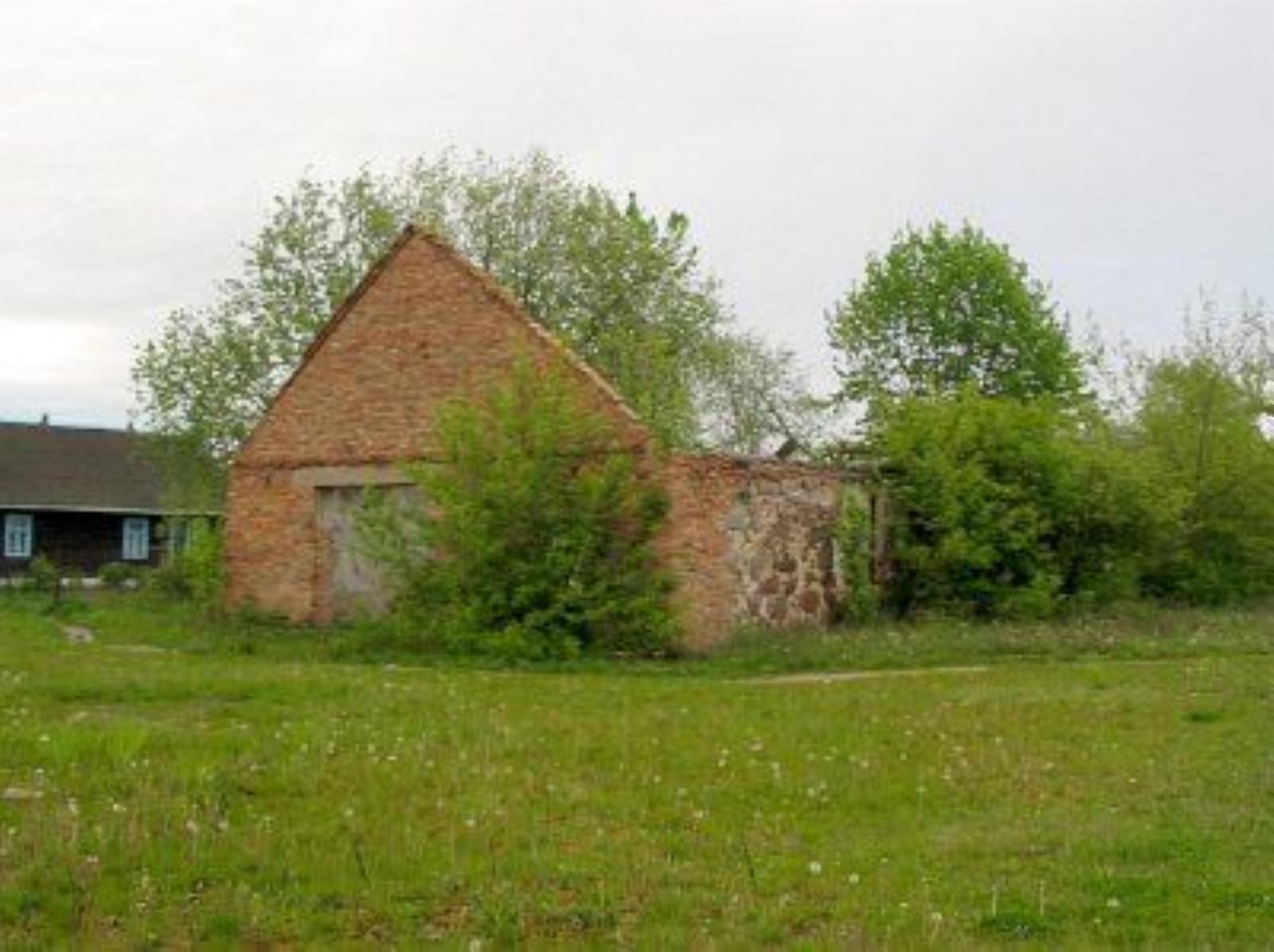 Конюшня (?) Конюшня (?)