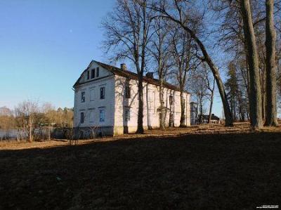 Флигель правый