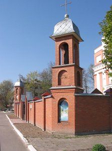 Ограда с часовнями