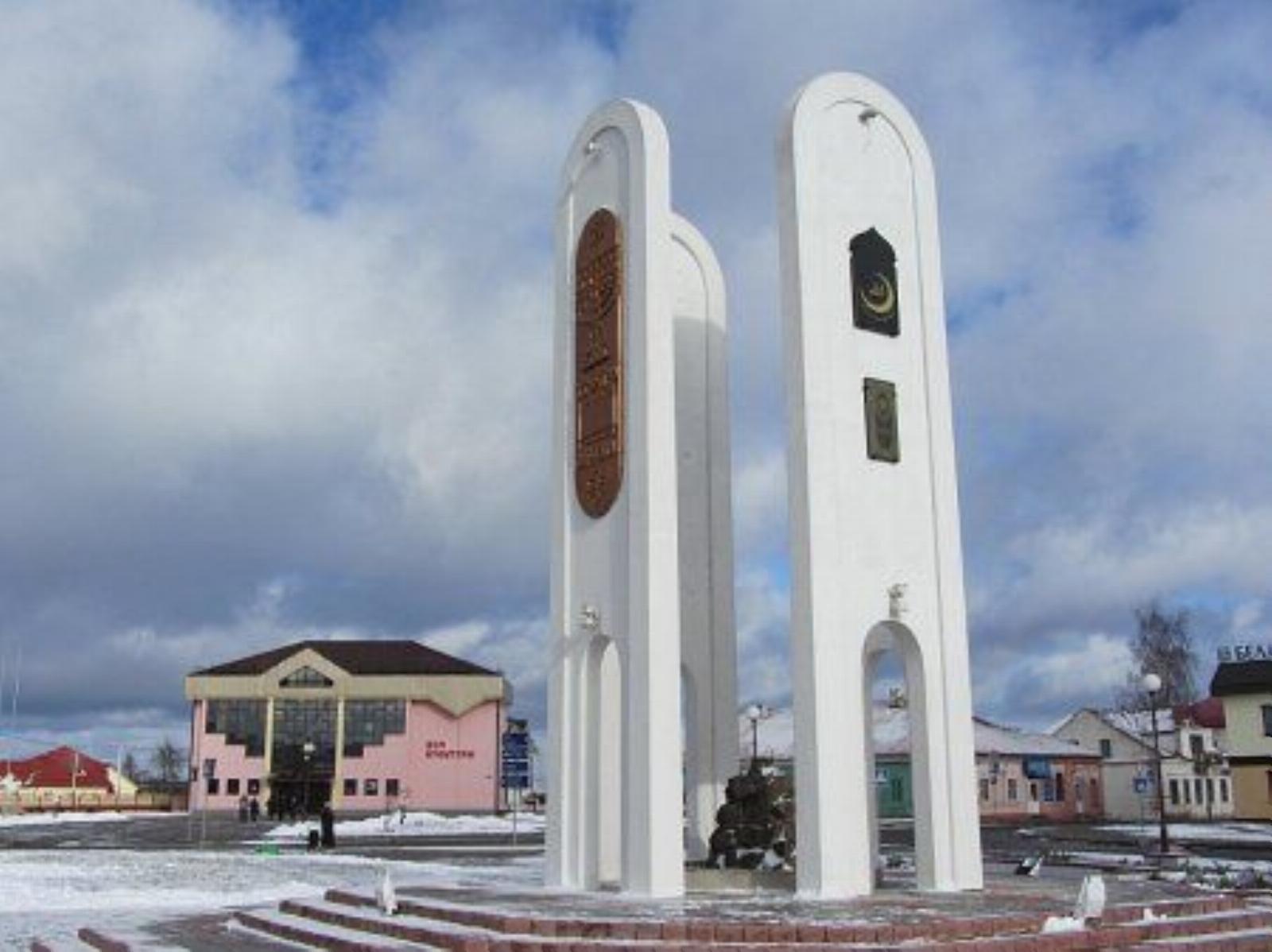 Монумент В честь дружбы и единства конфессий Ивьевщины Монумент В честь дружбы и единства конфессий Ивьевщины