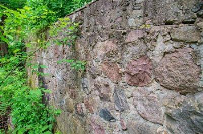 Водяная мельница /сохр. фундамент/