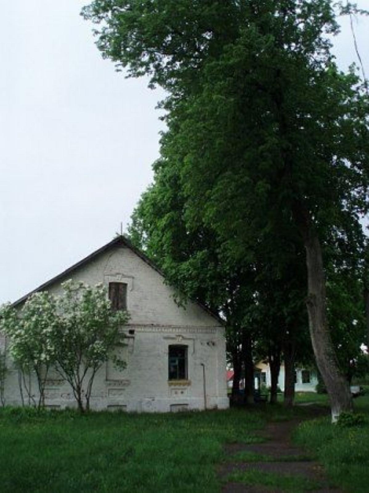 Дом жилой (?) Дом жилой (?)