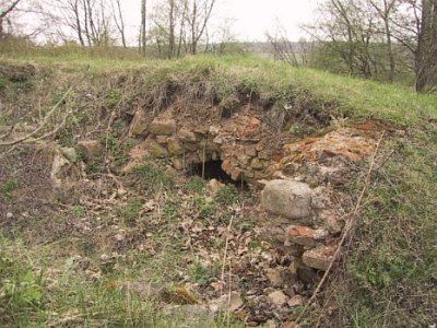 Остатки укреплений (?)