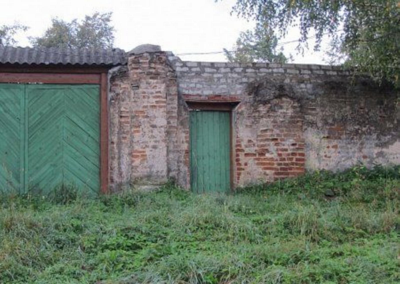 Ограда (?) /сохр. частично/ Ограда (?) /сохр. частично/